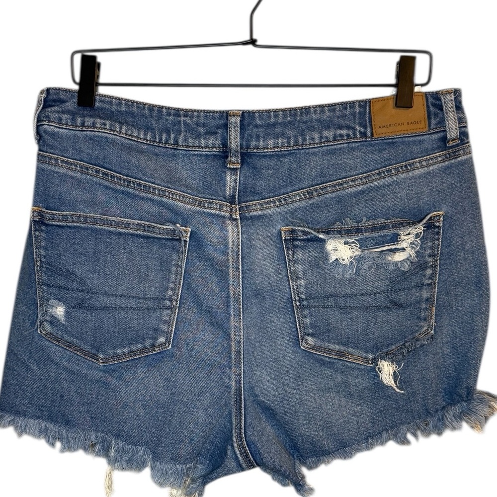 American Eagle Women’s Sz 14 Mom Shorts Denim Jean Distressed Stretch - Picture 7 of 7